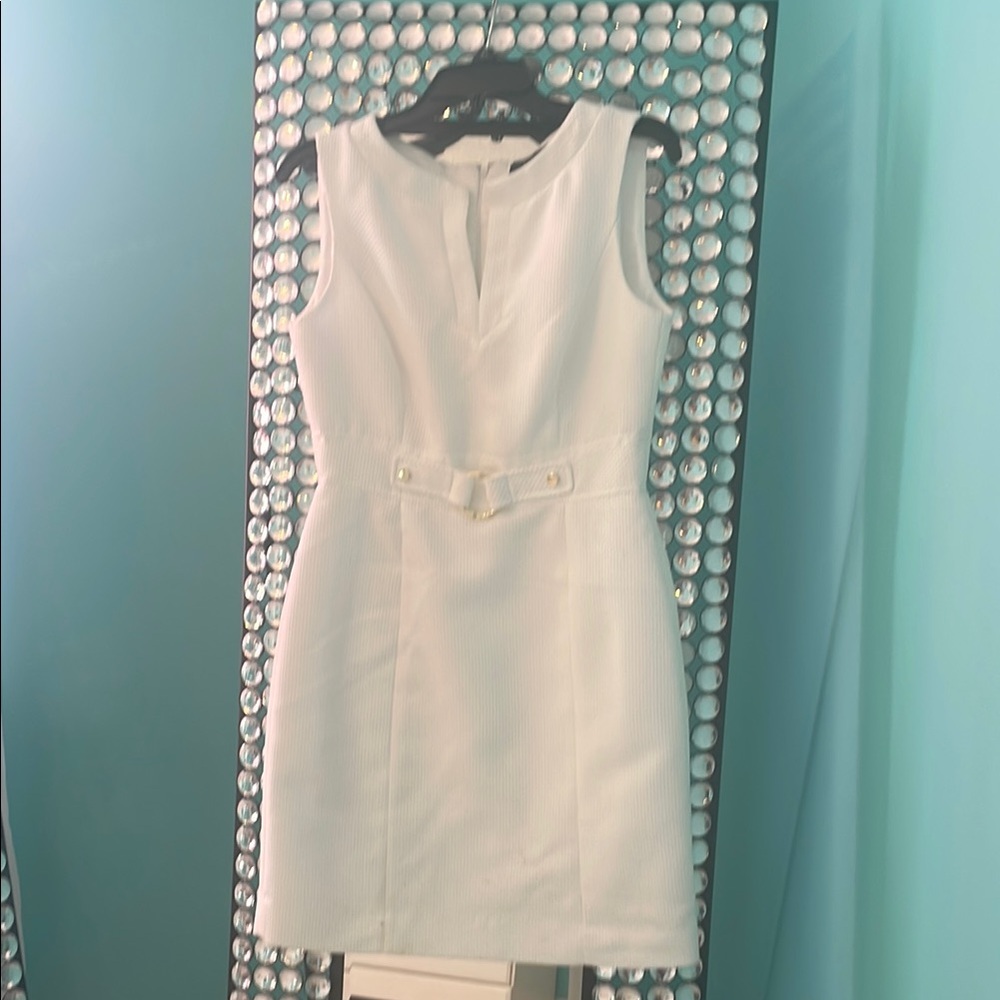 Tahari White Sleeveless V-Neck Sheath Mini Dress